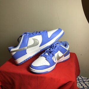 ❤️Nike’s women’s size 7, NWOT, no box, see photos, gorgeous blue